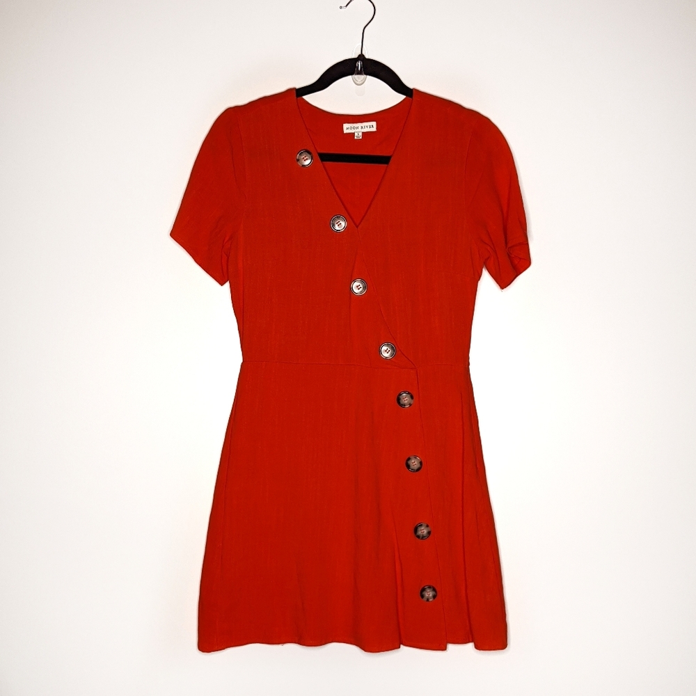 Moon river short sleeve v-neck button detail dress